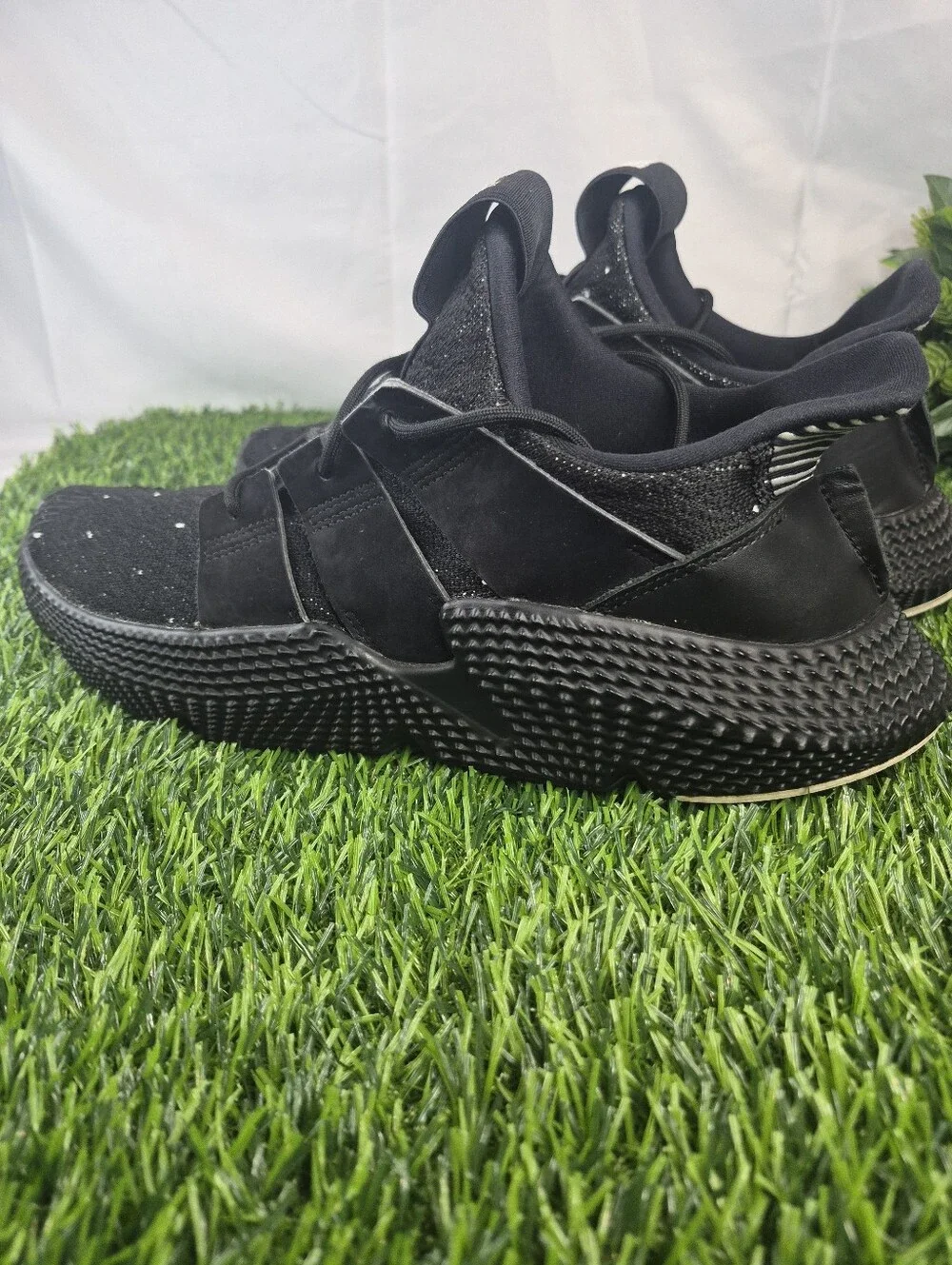 Adidas Prophere Men’s Size 11 Black White Speckled Knit Sneakers B22681